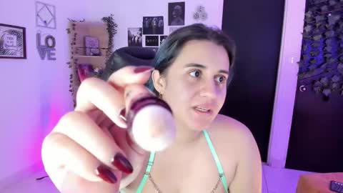 lanaherondale_ online show from November 29, 2025, 9:12 am