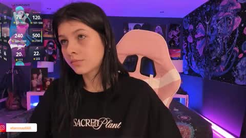 L A N A  online show from November 6, 2025, 11:11 am