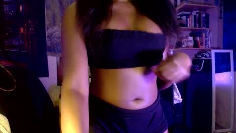 Snapshot of lanaluxxe4 chatting on February 4, 2026, 11:20 pm lanaluxxe4 online show from February 4, 2026, 11:20 pm