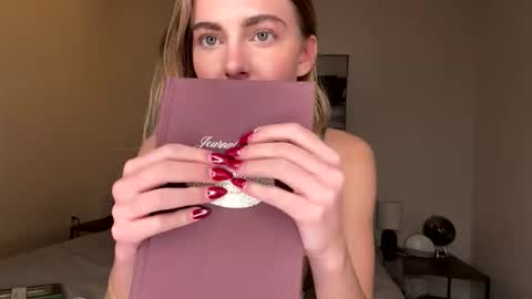 Lana online show from January 6, 2026, 10:23 pm