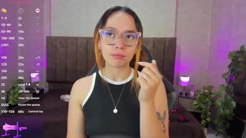 Snapshot of lanamills_ chatting on September 14, 2025, 4:55 am Lana online show from September 14, 2025, 4:55 am