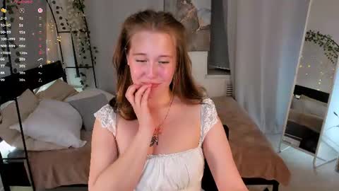 Lana online show from June 19, 2026, 9:29 pm