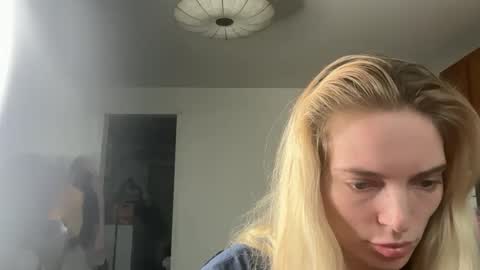 Snapshot of lanasharapovaxxx chatting on March 15, 2026, 10:49 pm lanasharapovaxxx online show from March 15, 2026, 10:49 pm