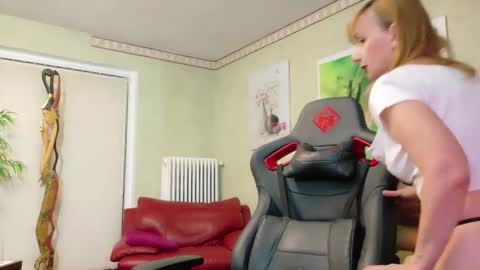 Lana online show from January 6, 2025, 6:31 pm