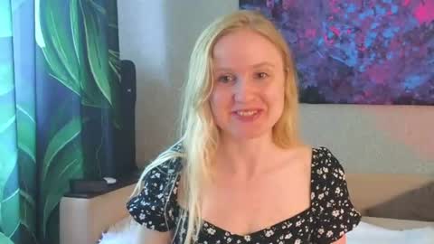 Snapshot of lanavismith chatting on June 18, 2026, 5:51 am LanaviSmith online show from June 18, 2026, 5:51 am