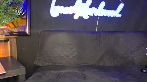 LANCE online show from December 19, 2025, 1:23 am