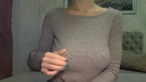 langoria online show from November 3, 2025, 2:40 pm