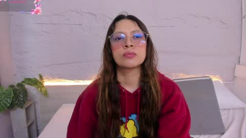 Lanna online show from April 10, 2026, 11:37 am