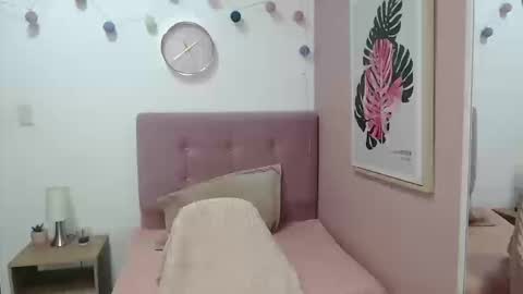 Lanna online show from March 25, 2026, 1:17 pm