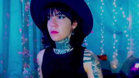 LANNIE   online show from March 6, 2026, 1:18 pm