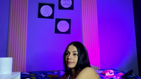 la paisita  online show from January 25, 2025, 8:21 am