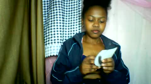 Snapshot of lara_belle chatting on June 15, 2026, 10:28 am lara_belle online show from June 15, 2026, 10:28 am