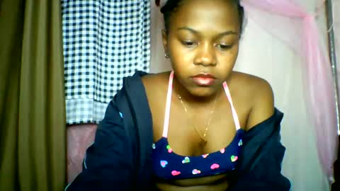 Snapshot of lara_belle chatting on June 15, 2026, 10:34 pm lara_belle online show from June 15, 2026, 10:34 pm