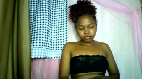 Snapshot of lara_belle chatting on June 16, 2026, 10:40 am lara_belle online show from June 16, 2026, 10:40 am