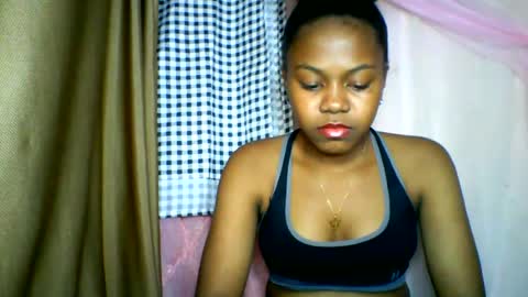 Snapshot of lara_belle chatting on June 19, 2026, 10:41 am lara_belle online show from June 19, 2026, 10:41 am