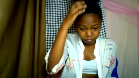 Snapshot of lara_belle chatting on June 22, 2026, 1:51 am lara_belle online show from June 22, 2026, 1:51 am