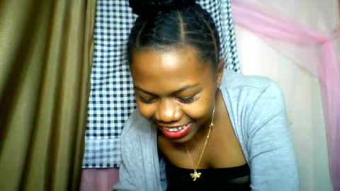 Snapshot of lara_belle chatting on June 24, 2026, 6:29 pm lara_belle online show from June 24, 2026, 6:29 pm