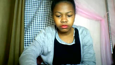 Snapshot of lara_belle chatting on June 28, 2026, 4:29 am lara_belle online show from June 28, 2026, 4:29 am