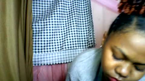 Snapshot of lara_belle chatting on June 29, 2026, 11:16 pm lara_belle online show from June 29, 2026, 11:16 pm