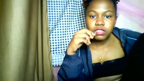 Snapshot of lara_belle chatting on June 30, 2026, 5:14 pm lara_belle online show from June 30, 2026, 5:14 pm