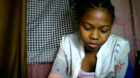 Snapshot of lara_belle chatting on July 7, 2026, 8:13 pm lara_belle online show from July 7, 2026, 8:13 pm