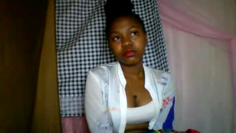 Snapshot of lara_belle chatting on July 14, 2026, 2:49 am lara_belle online show from July 14, 2026, 2:49 am