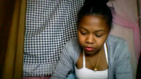 Snapshot of lara_belle chatting on July 17, 2026, 1:07 pm lara_belle online show from July 17, 2026, 1:07 pm