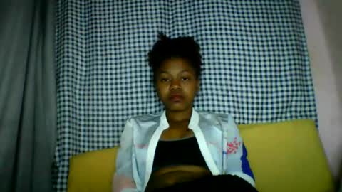 Snapshot of lara_belle chatting on July 27, 2026, 7:21 pm lara_belle online show from July 27, 2026, 7:21 pm