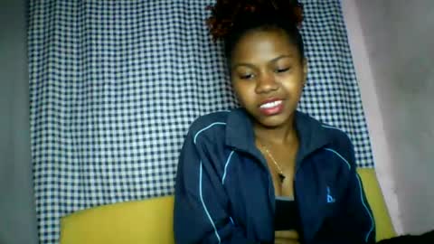 Snapshot of lara_belle chatting on July 28, 2026, 8:52 pm lara_belle online show from July 28, 2026, 8:52 pm