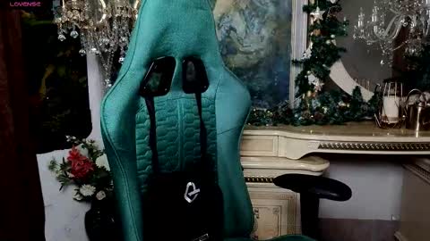 Snapshot of lara_benson_ chatting on December 17, 2025, 10:32 am lara_benson_ online show from December 17, 2025, 10:32 am