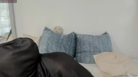 Snapshot of lara_desire chatting on November 11, 2025, 5:24 pm lara_desire online show from November 11, 2025, 5:24 pm