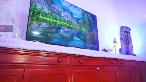 Hello Guys I am Lara Giraldo  WELCOME To my room online show from November 13, 2025, 12:31 am