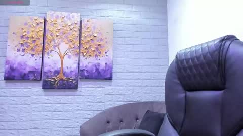      700  200   online show from January 31, 2026, 7:45 pm