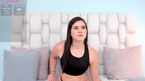 Snapshot of laraa_sweet chatting on March 31, 2026, 11:43 am Lara Sweet online show from March 31, 2026, 11:43 am