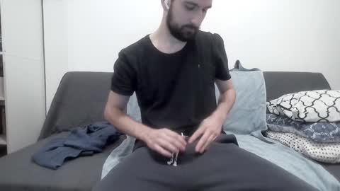 laraaan online show from December 28, 2024, 6:18 pm