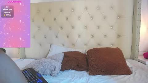 lara online show from September 16, 2025, 3:18 am