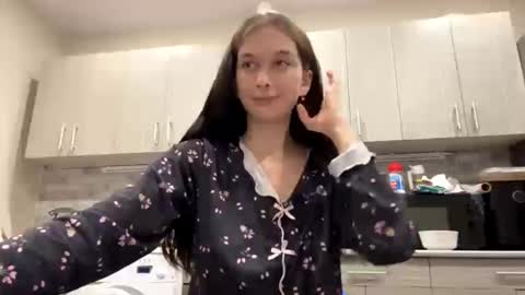 lara online show from March 29, 2026, 7:14 pm