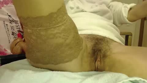 laralhotr online show from November 30, 2025, 2:10 pm