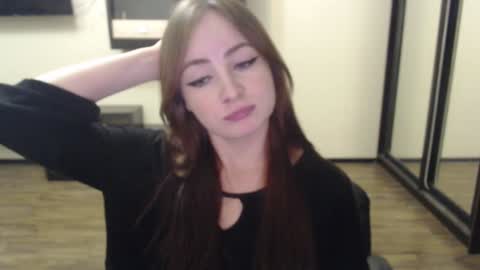 Laralianna online show from December 10, 2024, 6:38 pm