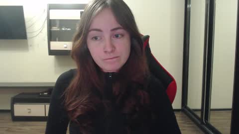 Laralianna online show from February 6, 2025, 6:13 pm