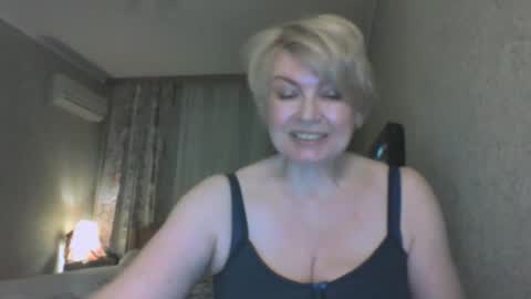 Snapshot of laramrs chatting on April 18, 2026, 6:12 pm laramrs online show from April 18, 2026, 6:12 pm