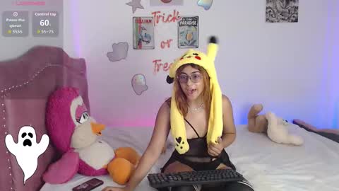 Snapshot of laramucci chatting on October 31, 2025, 7:59 pm laramucci online show from October 31, 2025, 7:59 pm