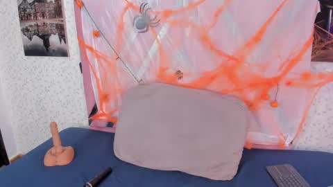 Snapshot of laramurphy chatting on October 22, 2025, 4:13 am Lara Murphy online show from October 22, 2025, 4:13 am