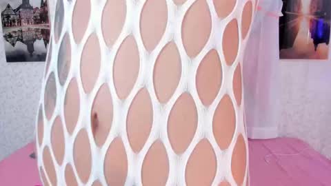 Snapshot of laramurphy chatting on October 25, 2025, 3:03 am Lara Murphy online show from October 25, 2025, 3:03 am