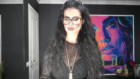 laras_moans online show from April 8, 2026, 8:47 am
