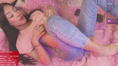 Snapshot of larastanford01 chatting on December 13, 2024, 6:10 am Lara Give it a thumbs up please its important online show from December 13, 2024, 6:10 am