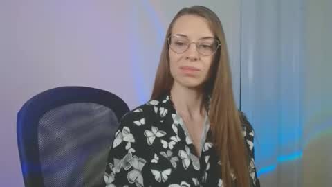 larawintersxxx online show from January 7, 2026, 7:49 pm