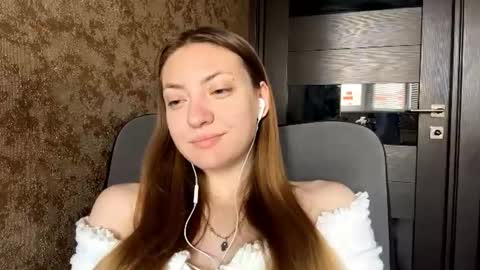 Snapshot of lareebuggie chatting on July 4, 2026, 7:03 am Eva online show from July 4, 2026, 7:03 am