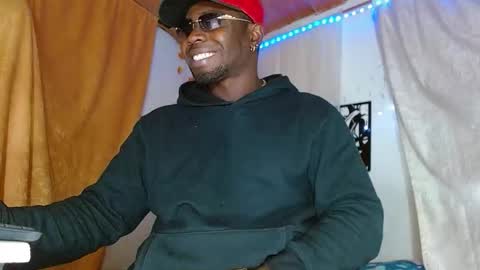 Snapshot of largo_eddy chatting on November 19, 2025, 5:18 am Largo eddy online show from November 19, 2025, 5:18 am