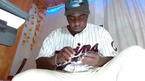 Snapshot of largo_eddy chatting on December 2, 2025, 7:14 am Largo eddy online show from December 2, 2025, 7:14 am